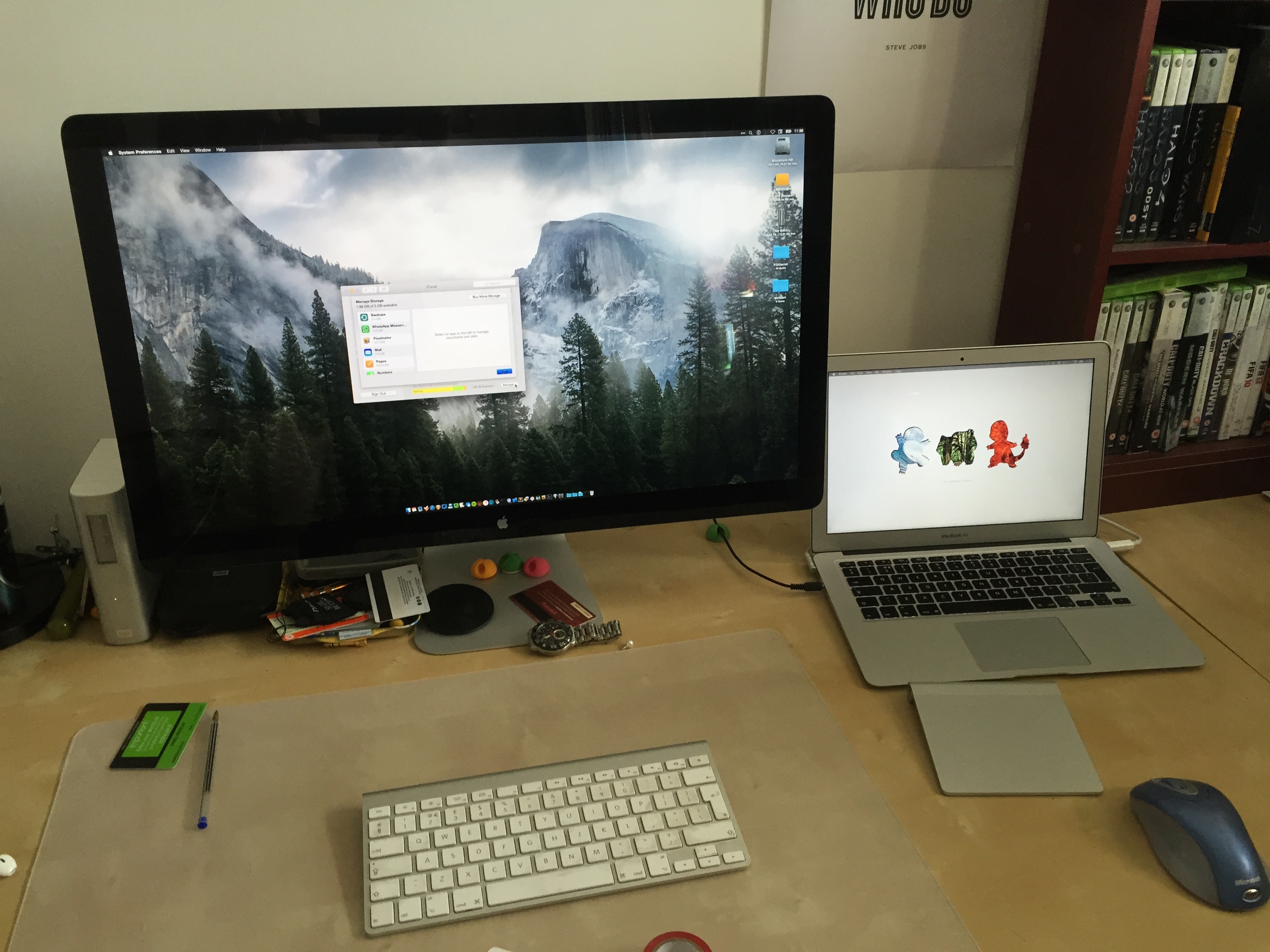 MacBook Air docked in Thunderbolt Display